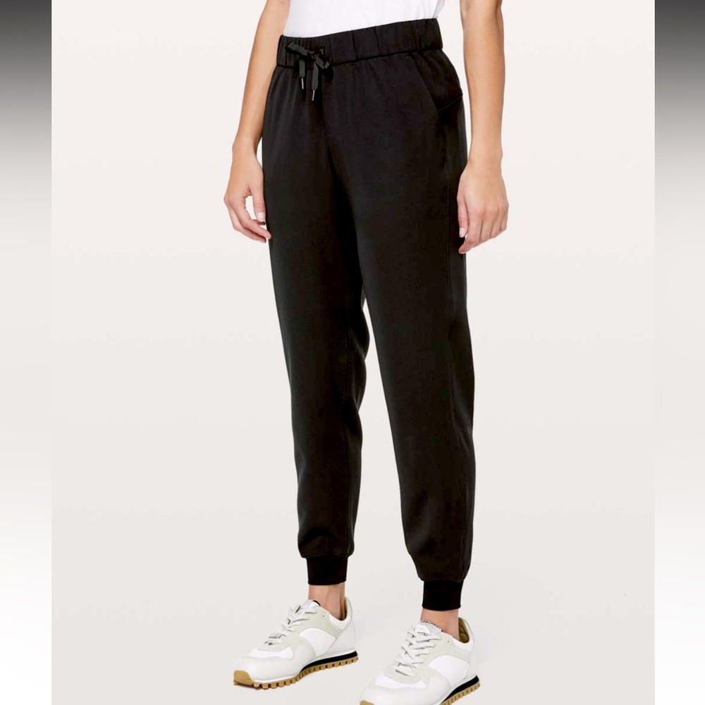 Lululemon On The Fly Jogger